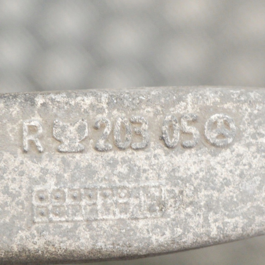 фото №7, Mercedes-benz c w204 2012 правая сторона нижний рычаг передний