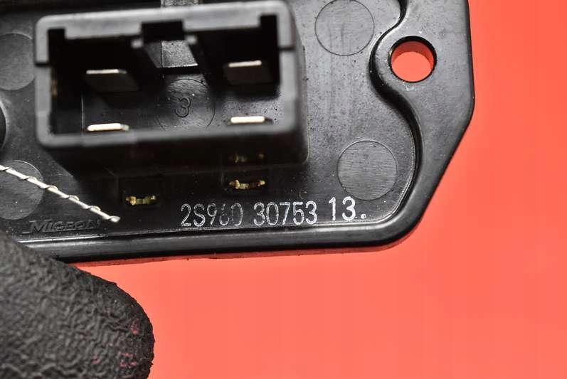 фото №8, Резистор обдув резистор резистор 2s96030753 honda hr-v hrv 1 i 98-01