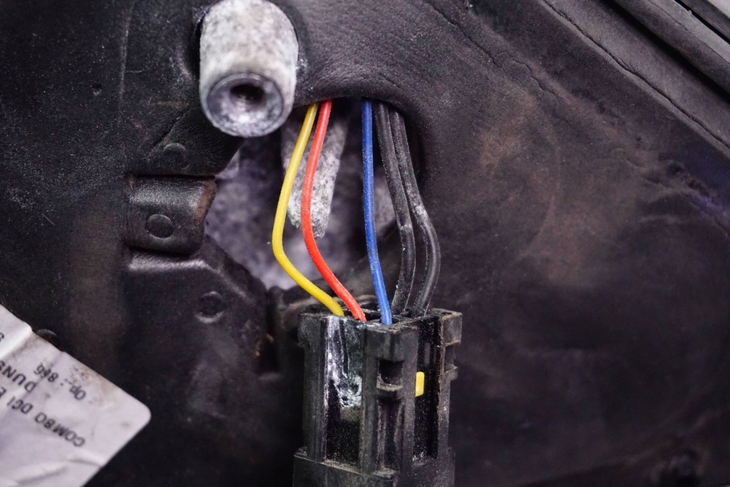 Дзеркало праве  5 pin opel combo c 13127975 Доставка