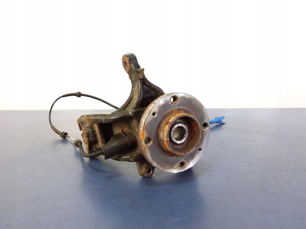 фото №1, Peugeot 2008 1,2 vti поворотний кулак ліва перед