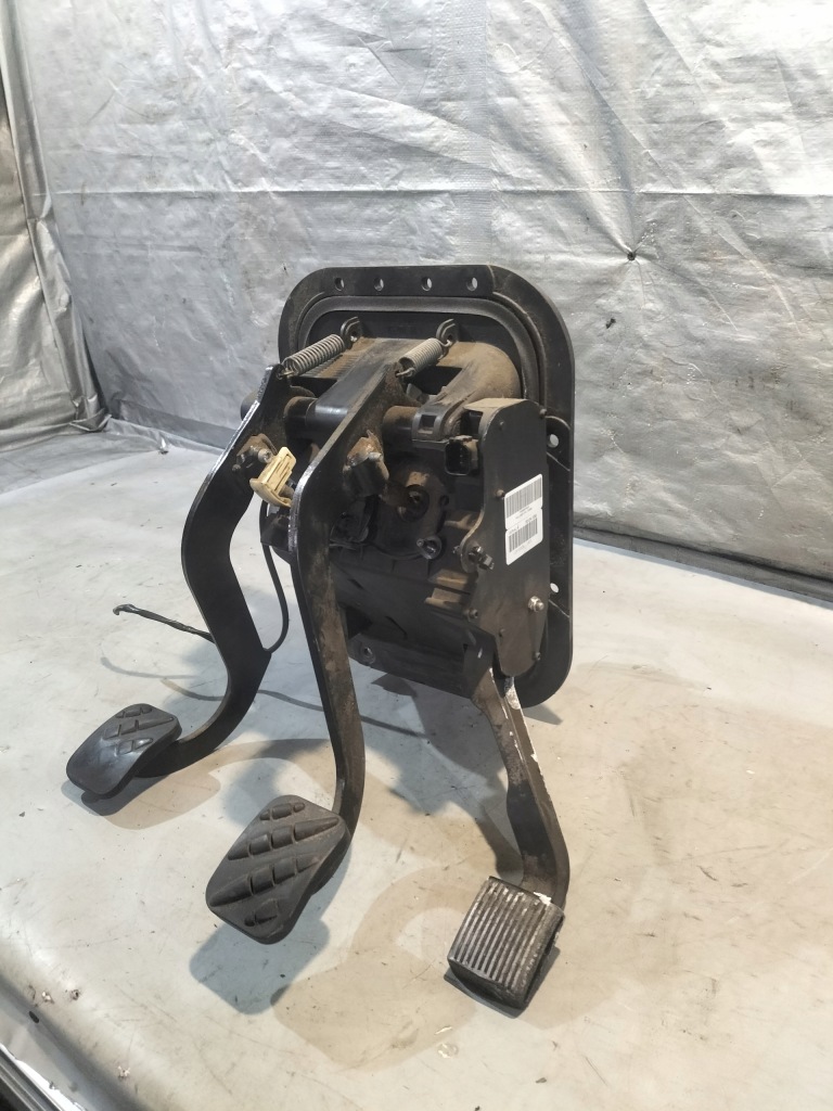 Педаль сцепления газа тормоза renault premium 450 dxi Цена