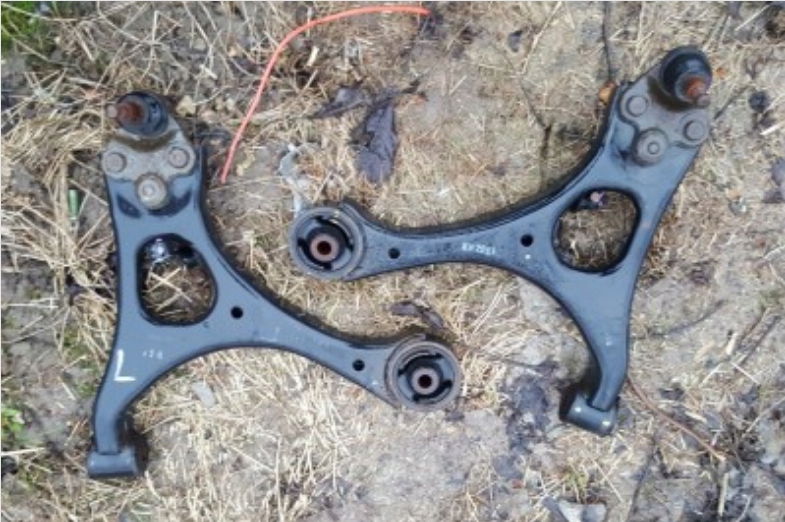 фото №1, Toyota yaris iii 11- 15___wahacz левый правый перед