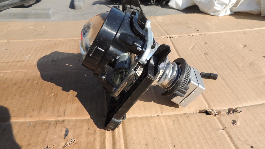 фото №4, Лінза права колба ксенон dodge challenger 17r