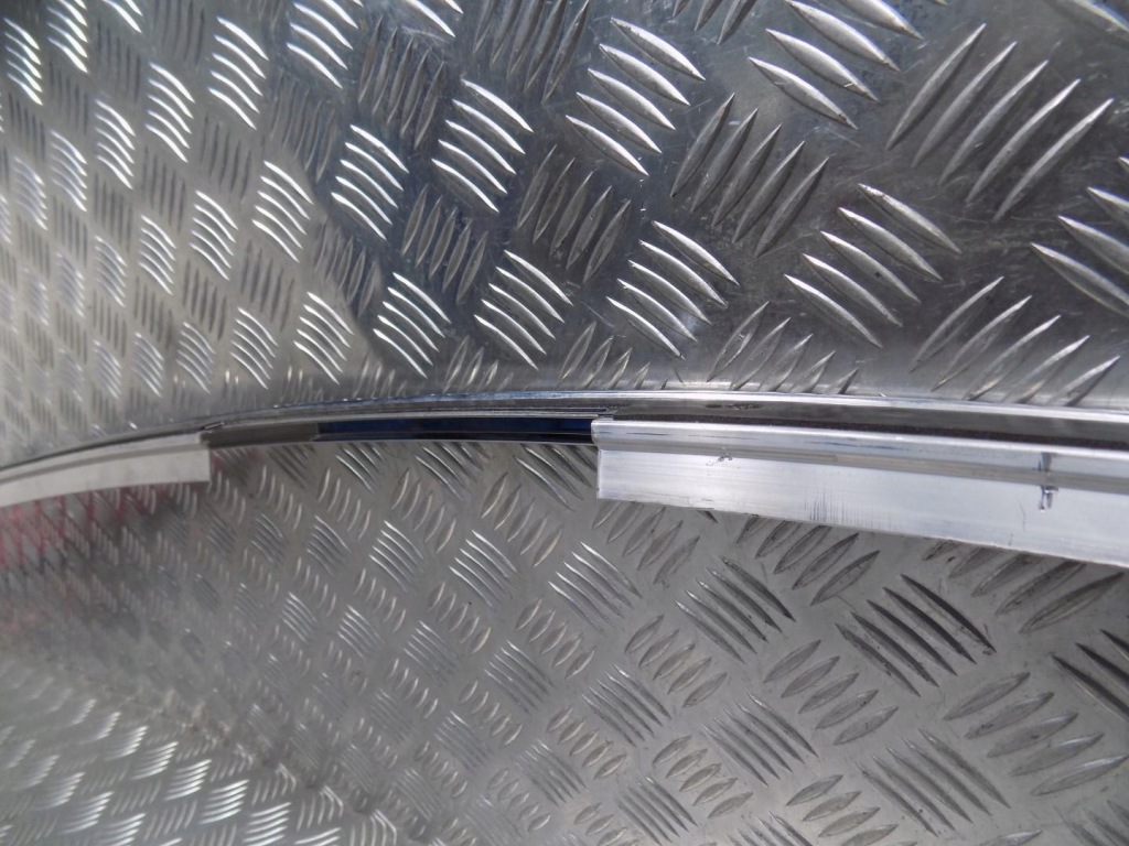 Tesla model s молдинг двері права перед передня в Україні