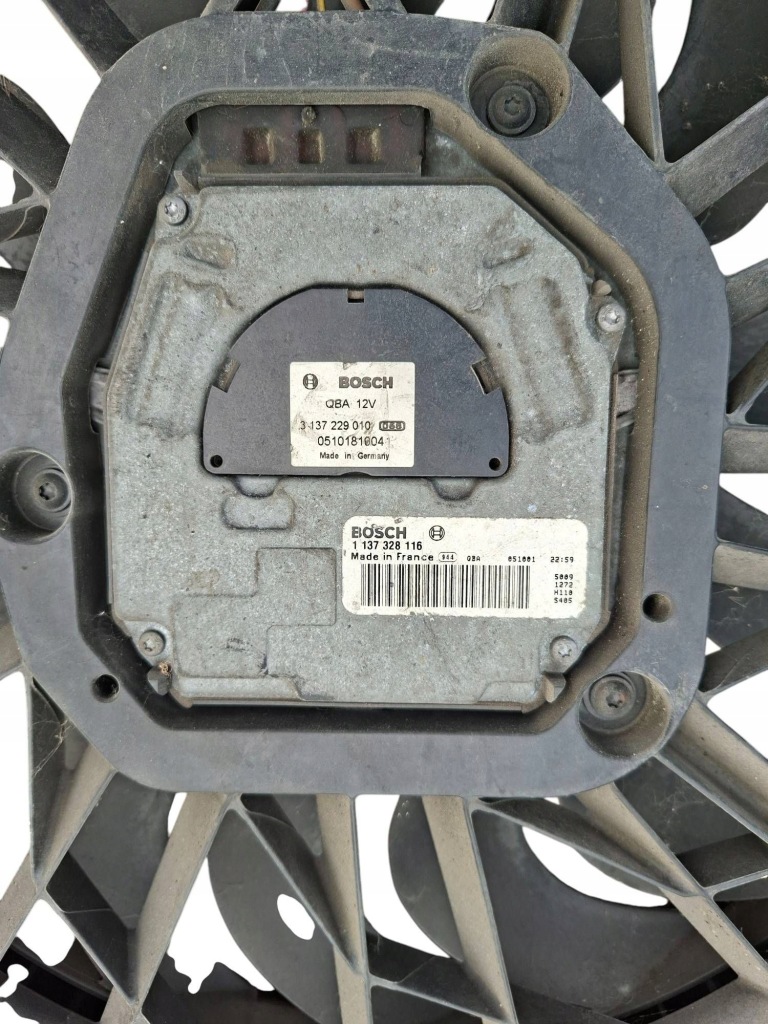 Электрический вентилятор радиатора volvo s60 s80 xc70 3074123 30723105 Недорого