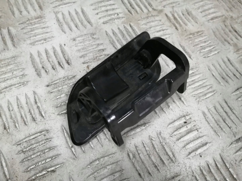 фото №2, Заглушка розпилювача права audi a6 c8 4k0807788b