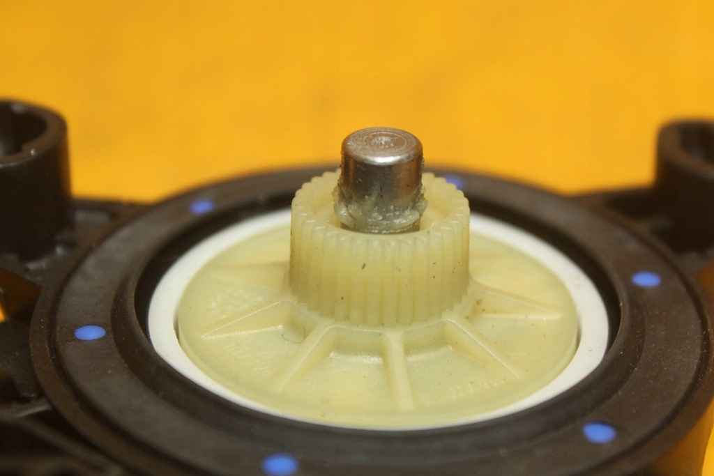 фото №9, Моторчик блок управления стекло левый задняя vw amarok i 6r0959811d