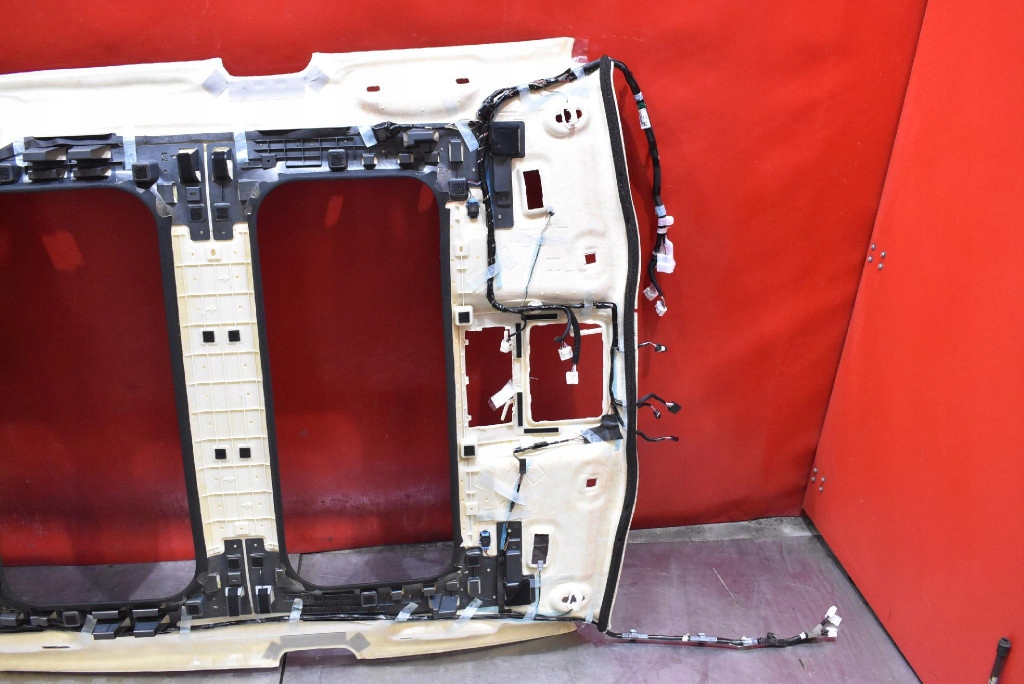 фото №14, Потолок солцезащитный козырёк ручки фонари освещение салона toyota bz4x 22-