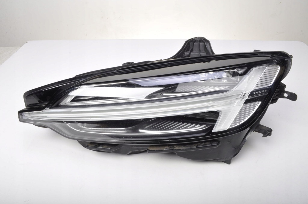 Купить Volvo s60 v60 фара левая передняя перед mid led