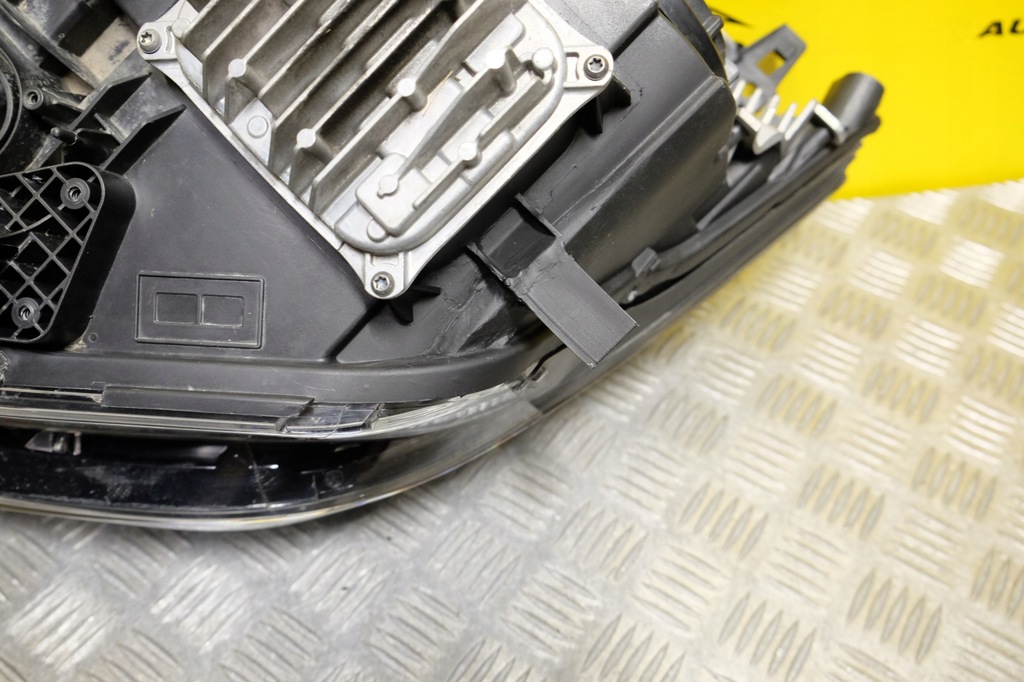 фото №13, Infiniti qx30 q30 2015- фара лампа обычная линзованная с led r usa