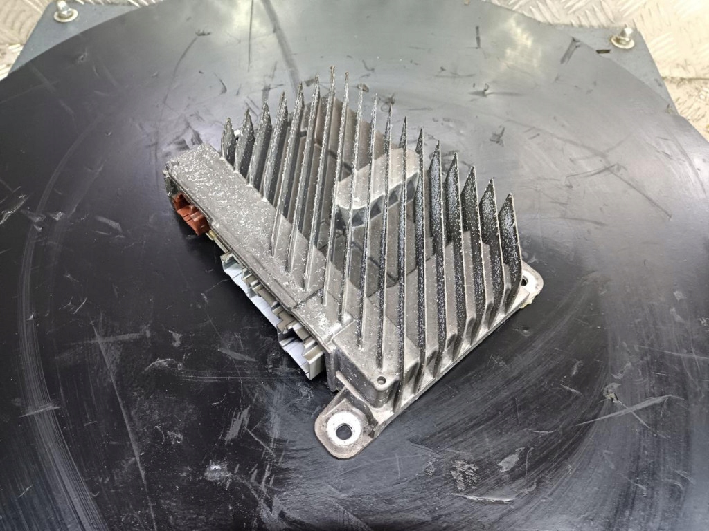 Купить Opel insignia b liftback усилитель 39107269