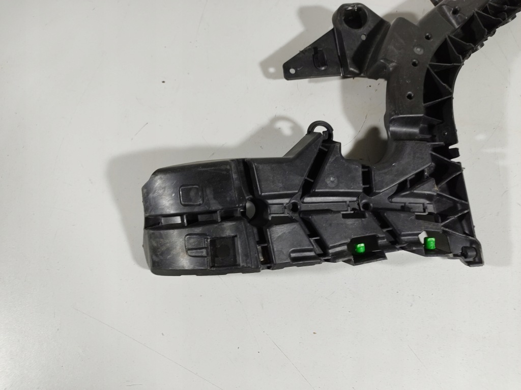 фото №11, Volvo v60 18r- направляющая кронштейн бампера правый задняя