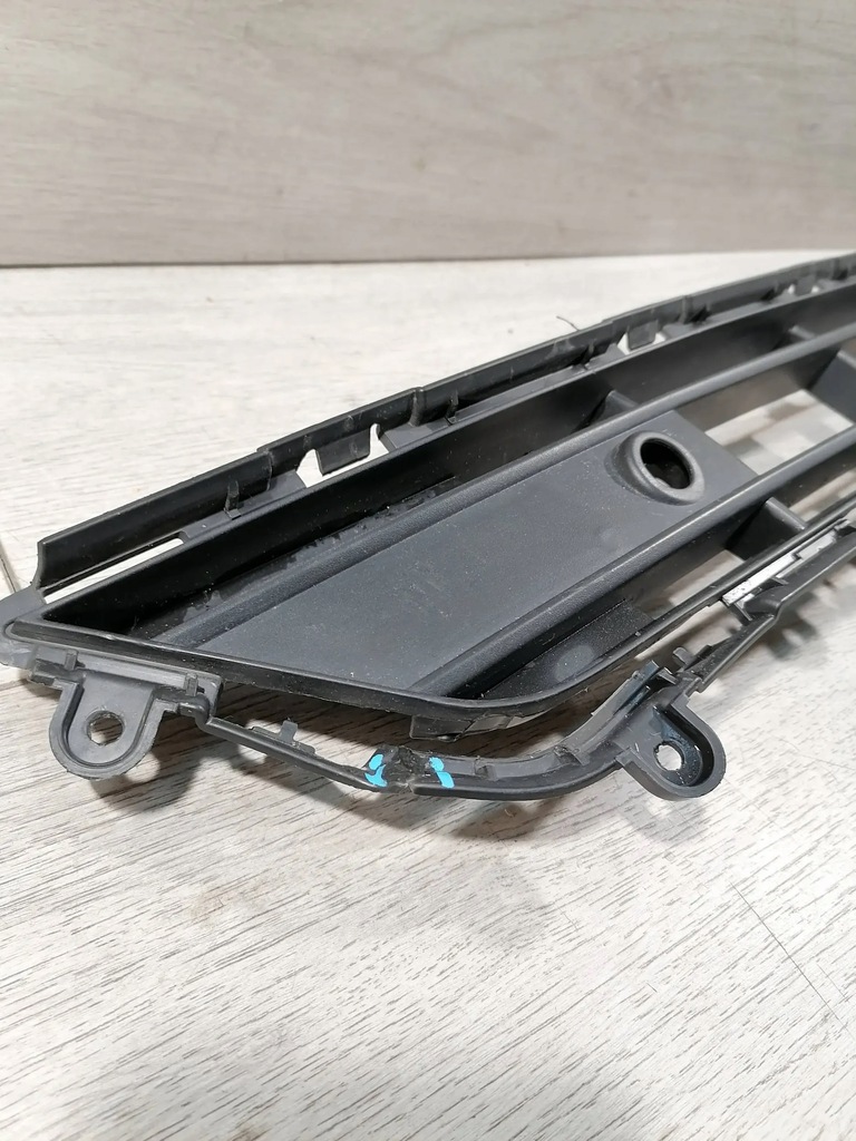 фото №10, Volvo xc40 решётка средняя бампер перед 31449342