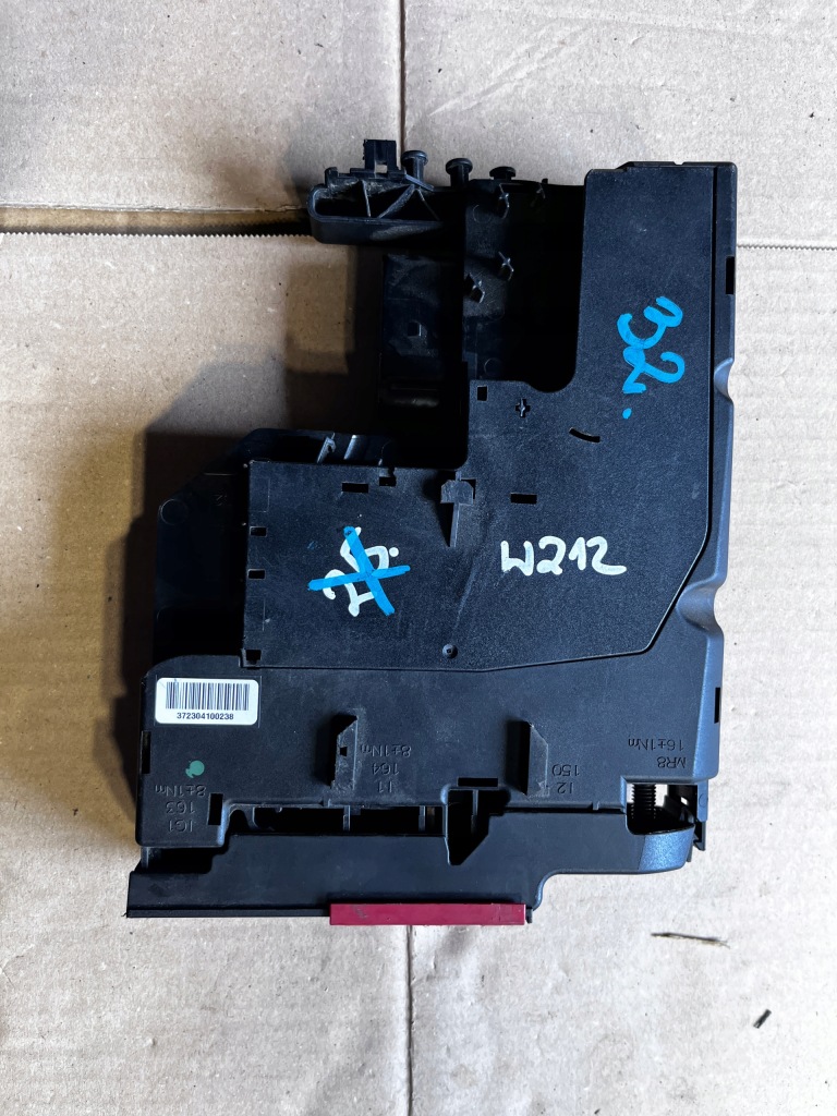 фото №1, 32 mercedes w204 w207 коробка предохранителей a2075401550