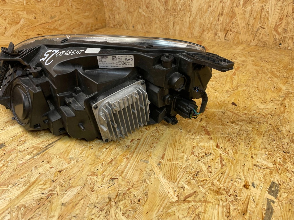 Фара перед передня правий full led volvo v40 2 31677021 uk рестайлінг  2016- Київ