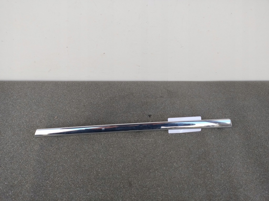 фото №1, Левая молдинг бампера решётка перед mercedes w204