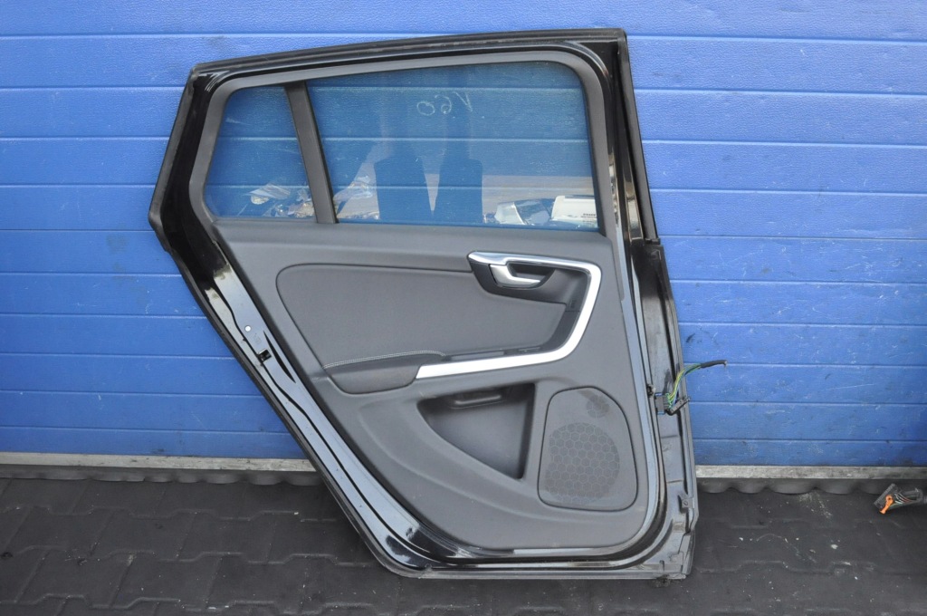 фото №10, Volvo v60 дверь левый задняя задние полный ручка