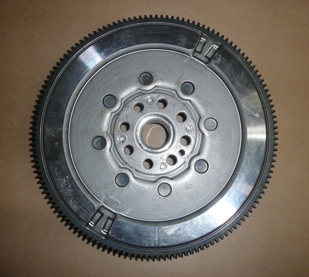 фото №1, Колесо двухмассовый r megane iv 1.6dci