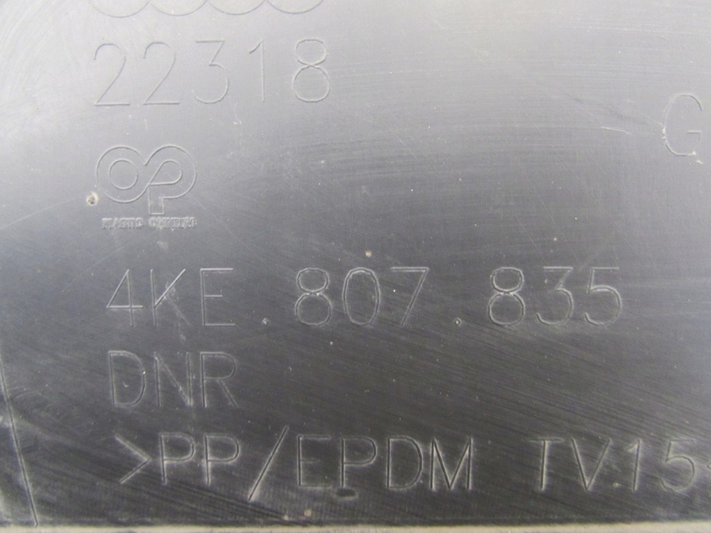 фото №11, Накладка спойлер дифузор бампера задня задній audi e-tron 4ke807835 etron