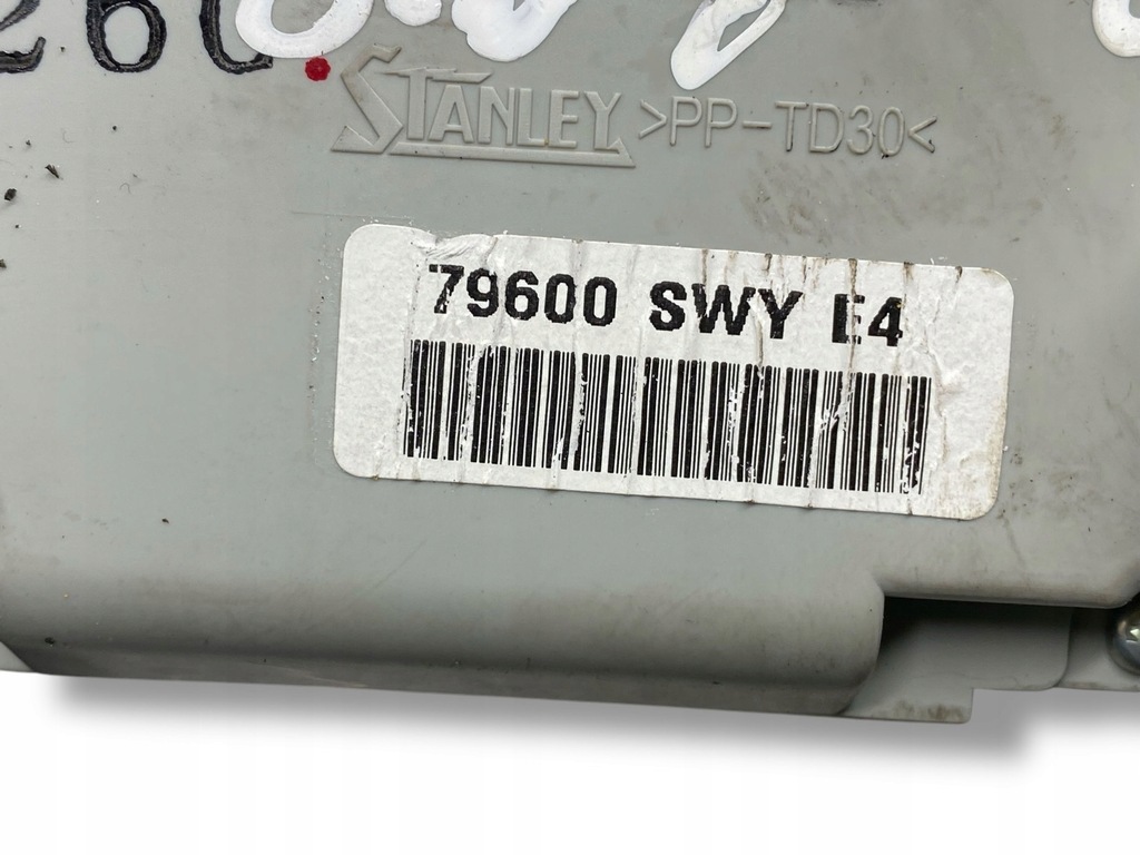 фото №7, Audi a3 s3 a3 sportback 8p 2008 панель кондиционера