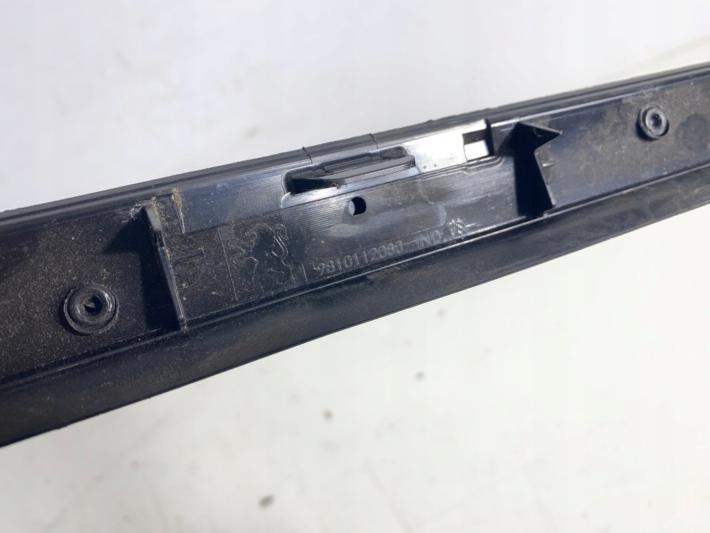 Молдинг стекло лобовое левая peugeot 3008 2 2 европа Цена