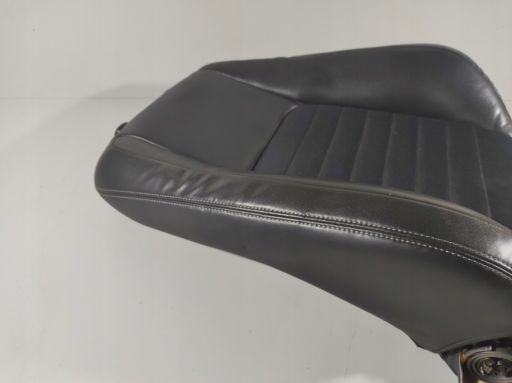 фото №11, Lexus is300h 13r спинка сиденье правое