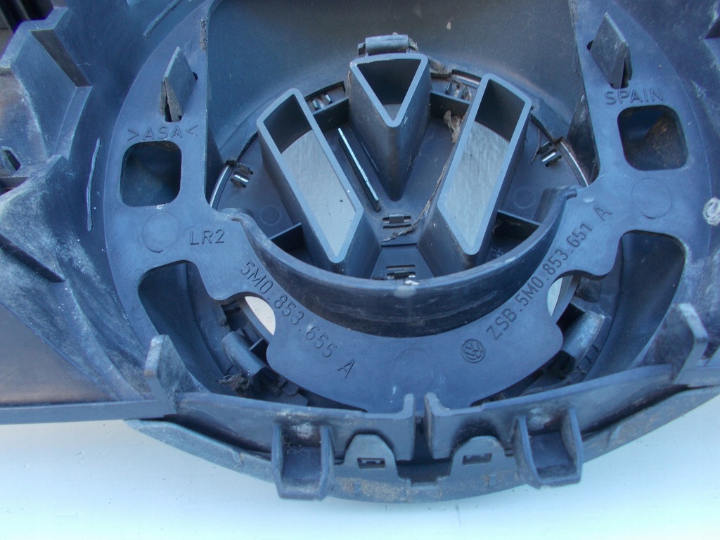 фото №7, Решётка радиатора решётка радиатора значок vw golf v 5 plus lc9z
