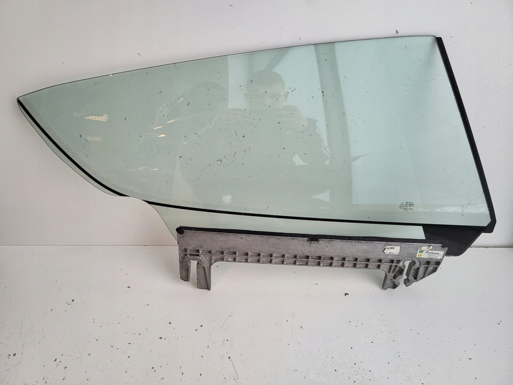 фото №1, Скло права задня rh aston martin rapide ad43-f25828-ae