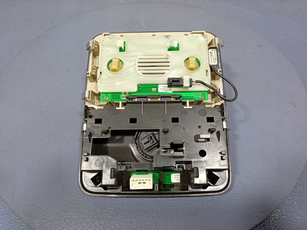 фото №4, Alfa romeo 159 лампа потолочный перед передняя czarna