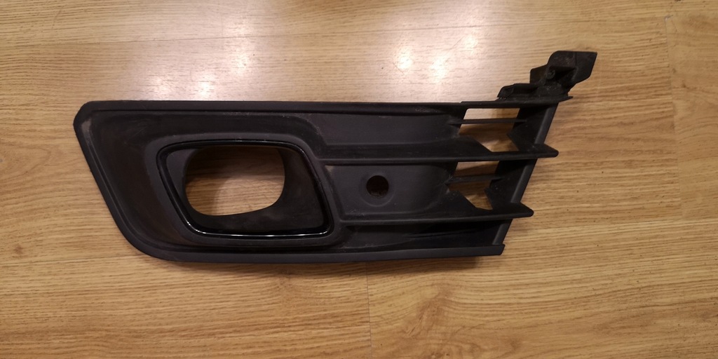 фото №1, Решітка ліва бампера pdc renault captur i lift 2017-2019 261a35462r