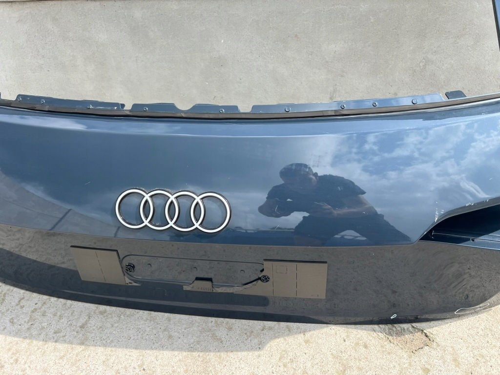 Крышка багажника задний  задняя audi etron 4k 4ke Киев