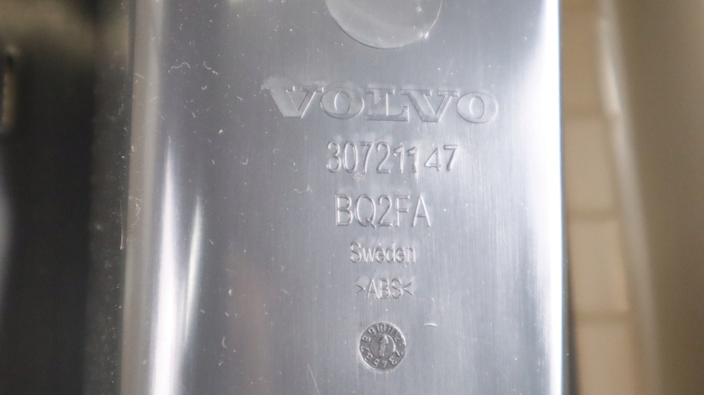 фото №14, Volvo xc60 i lift захист стійка права 6841930, 30721147