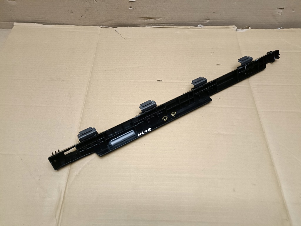 Купити Mercedes w218 cls поріг дверний правий a2126800456