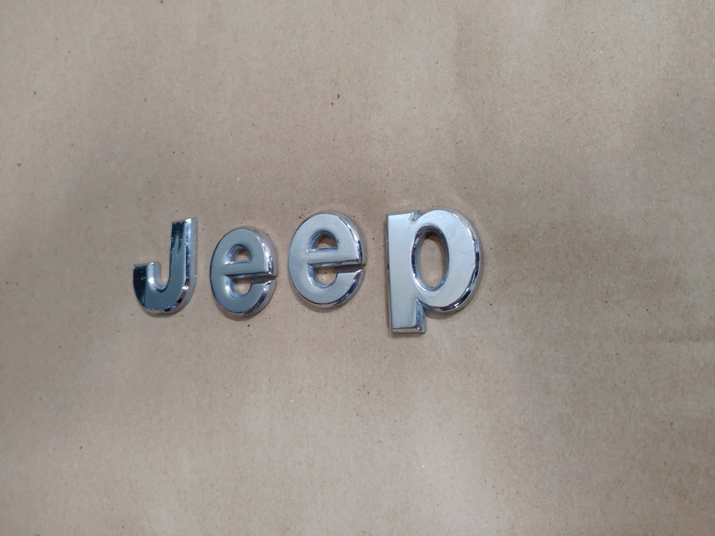 фото №4, Значок эмблема задняя крышка багажника jeep liberty оригинал