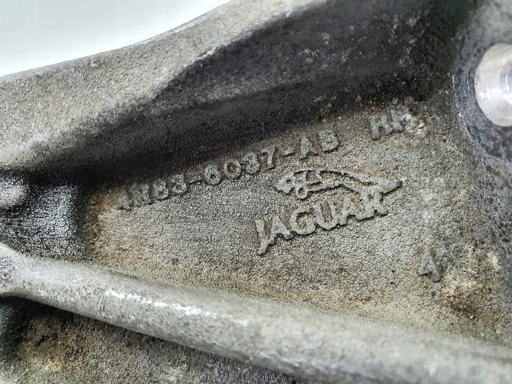 фото №1, Кронштейн двигуна права x350 xf s-type 2.7 d 4r836037ab