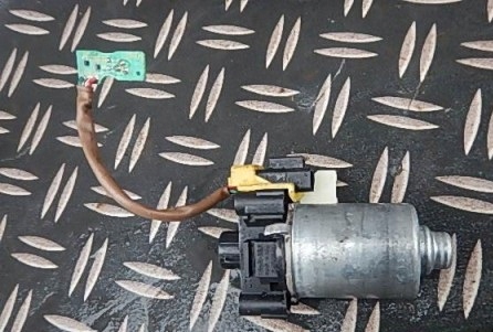 Купити Lexus ls600h ls ls460 l моторчик сидіння передній r