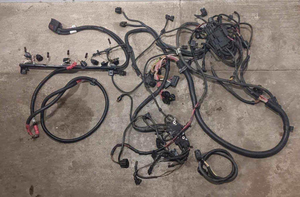 Купити Кабелі двигунні bmw 5 2011 7605076