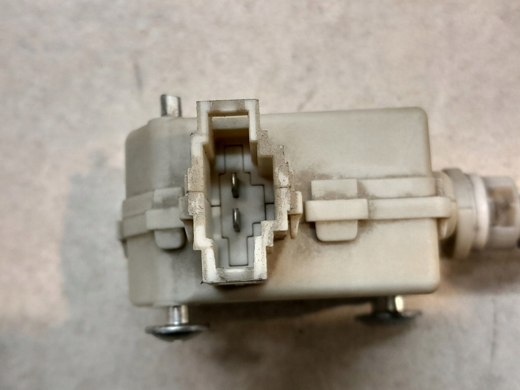 фото №6, Привод крышка топлива audi a4 b6