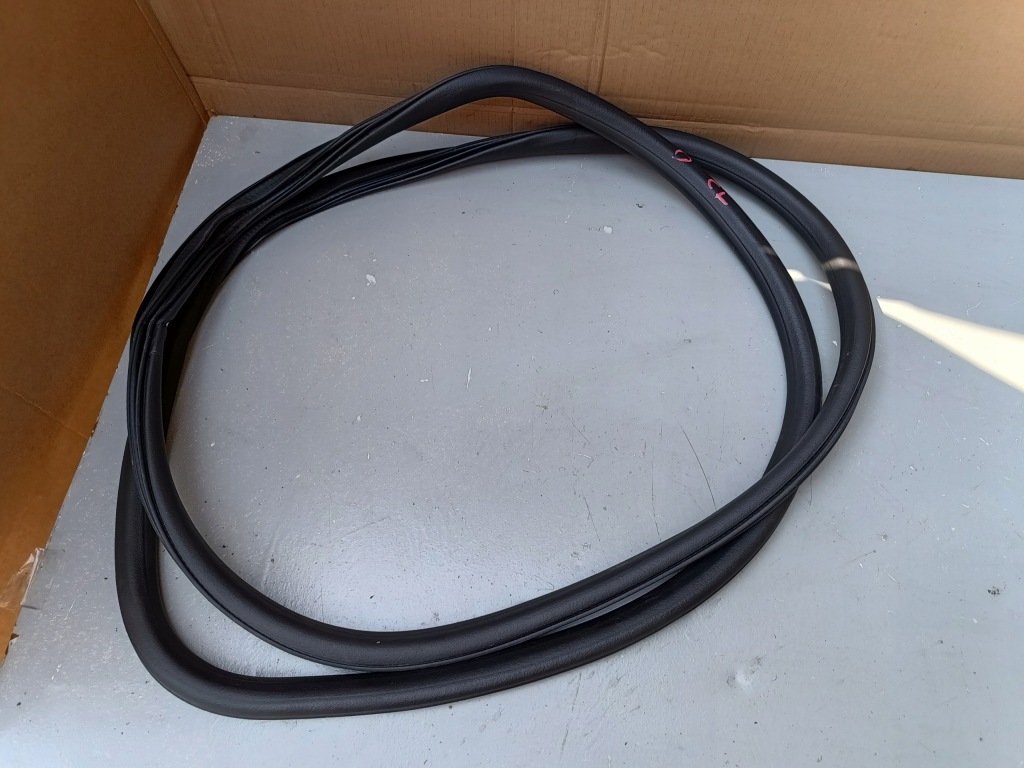 фото №1, Opel crossland x 17r- прокладка двері лівий перед