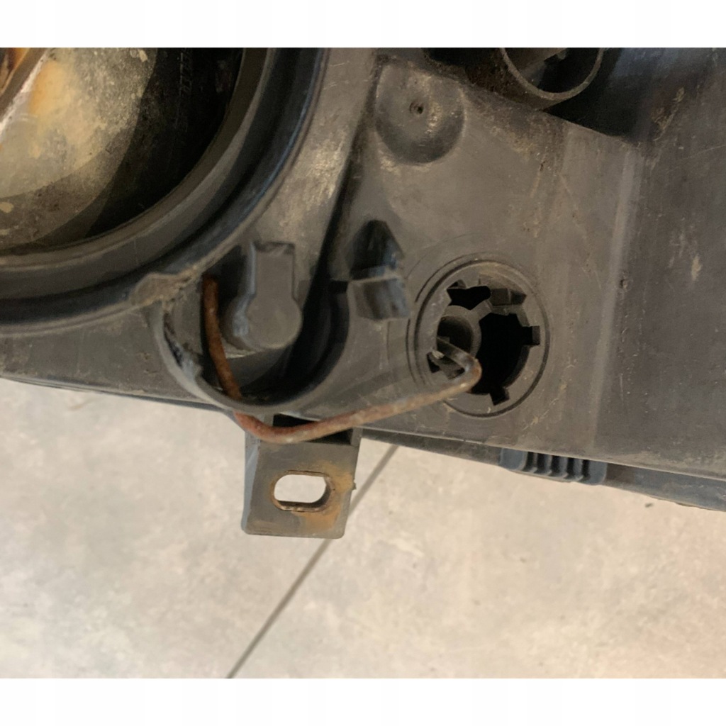 фото №4, Лампа передня ліва пошкоджені тримачі 38210748 renault master ii