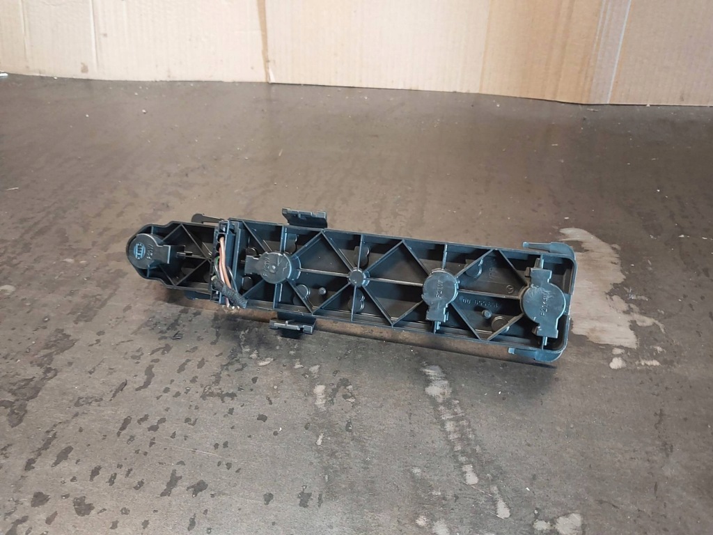 Вкладыш лампы задний правой mercedes-benz c w203 kombi 153559-00 153558-00 Недорого