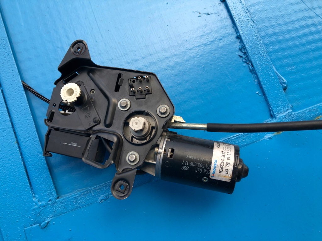 фото №2, Mercedes w124 kompletny люк дах 1988 r