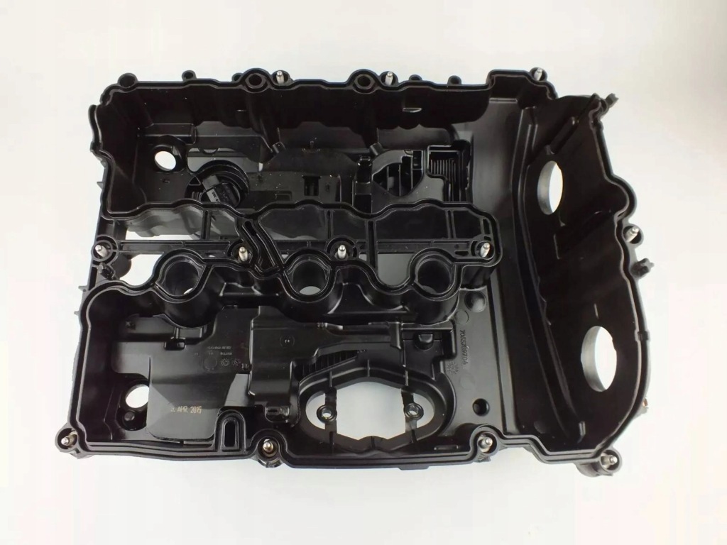 Купити Bmw 2 f45 2014 кришка клапанів