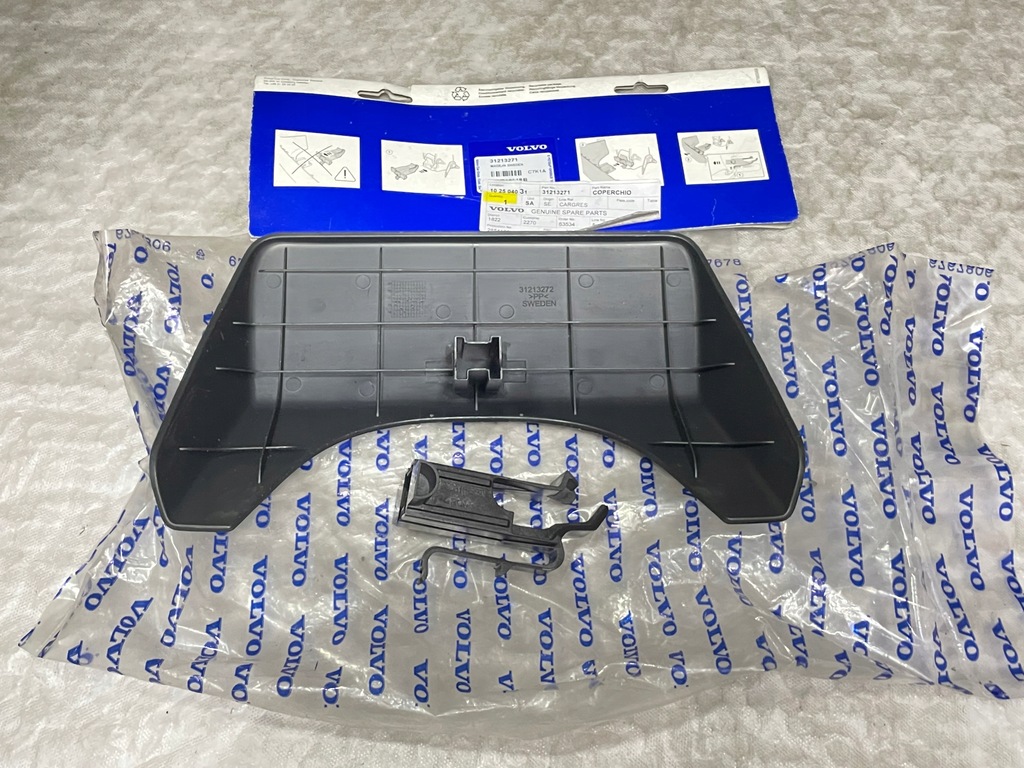 фото №7, Новый оригинальный набор заглушка фаркоп съемный volvo xc60 i 09-17