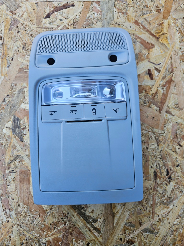 фото №1, Лампа потолочный освещение audi q3 8x0947135ag