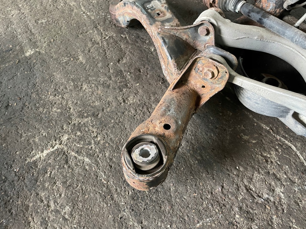 Підвіска задня повний балка підрамник підрамник a4 b8 s4 b8 quatro a5 8t s5 8t Недорого