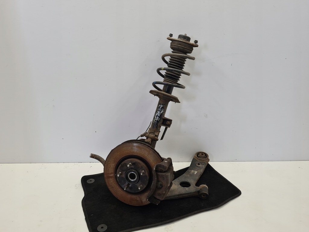 фото №1, Kia sportage iii поворотный кулак правый перед 1.7crdi