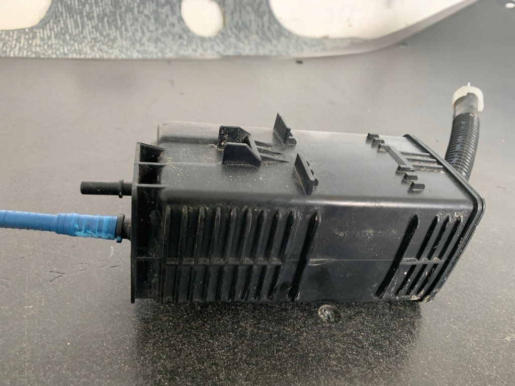 Opel crossland x 1.2 thp 2019 фільтр вугільний 7640163aa Зі Шроту