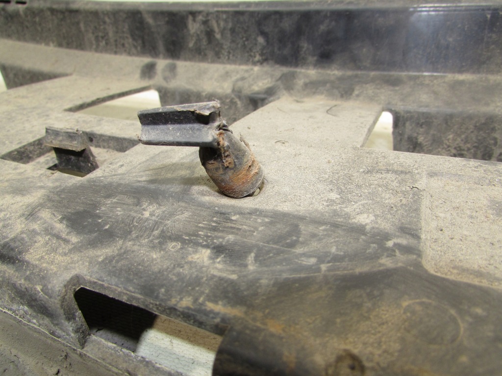 фото №6, Volvo s40 i lift направляющая кронштейн бампера задняя задний 888136