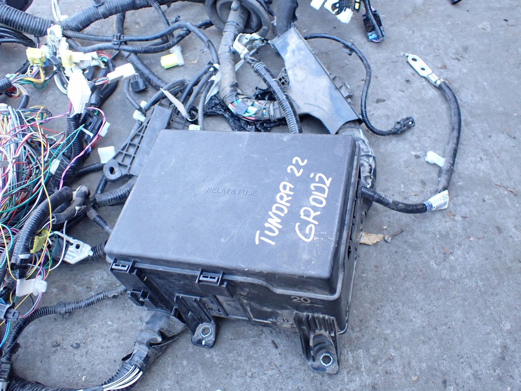 фото №12, Коробка запобіжників джгут відсік двигуна toyota tundra sequoia 2022-